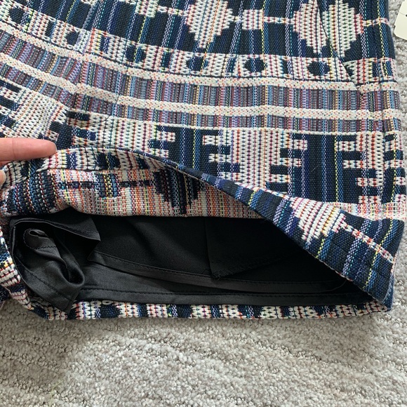 NWT Woven Tapestry Aztec Print Textured High Waist Shorts Forever 21 Medium - Picture 4 of 8